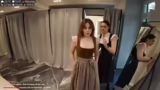 Dirndl-Anprobe und Outfit-Ent…