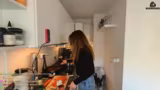 Bolognese-Kochexperiment mit frischen Tomaten und Rotwein