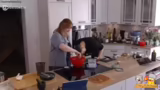 Abschmecken der Kräuterbutter…
